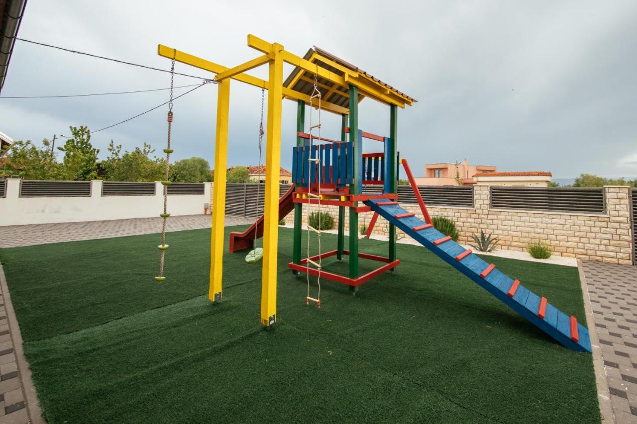 Villa Family House Moja Jube Oklaj Exterior foto